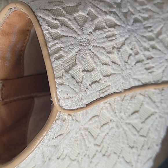 Very Volatile booties size 7.5 - Picture 2 of 5